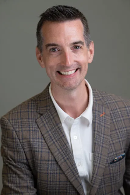 Head shot of Dr. Jason Sutherland